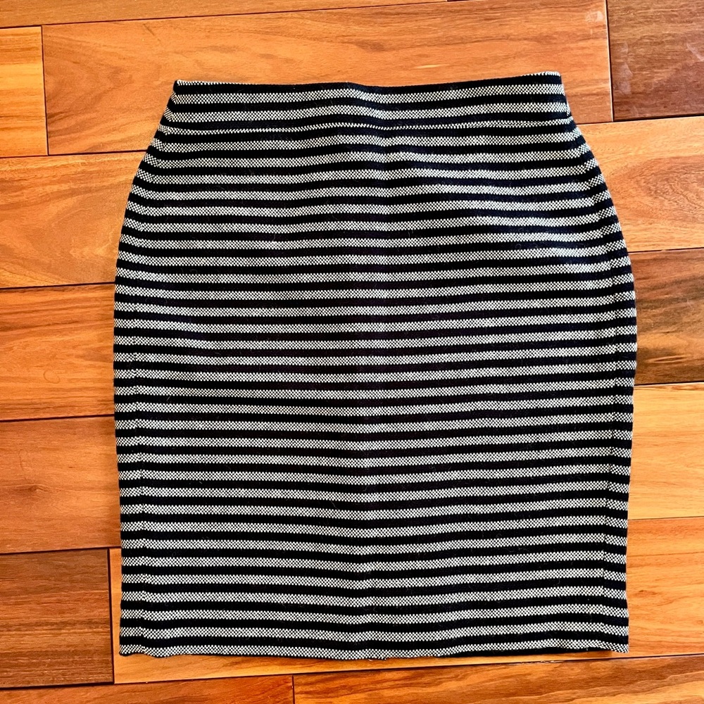 J Crew Navy and White‎ Pencil Skirt